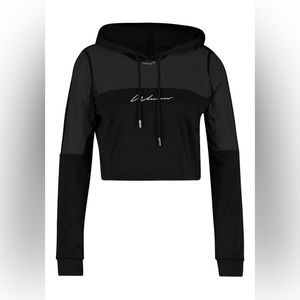 Cropped hoodie “woman” on front